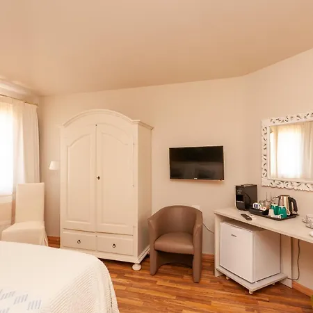 Domus Francy Hotel San Teodoro  Exterior photo