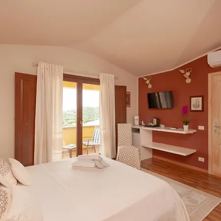 Domus Francy Hotel San Teodoro  Exterior photo