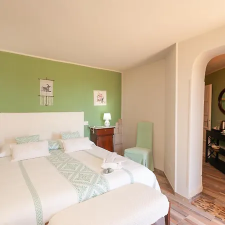 Domus Francy Hotel San Teodoro  Exterior photo